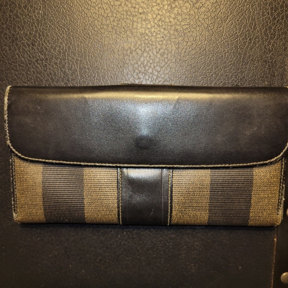 FENDI Vintage Penguin striped wallet - Picture 7 of 7